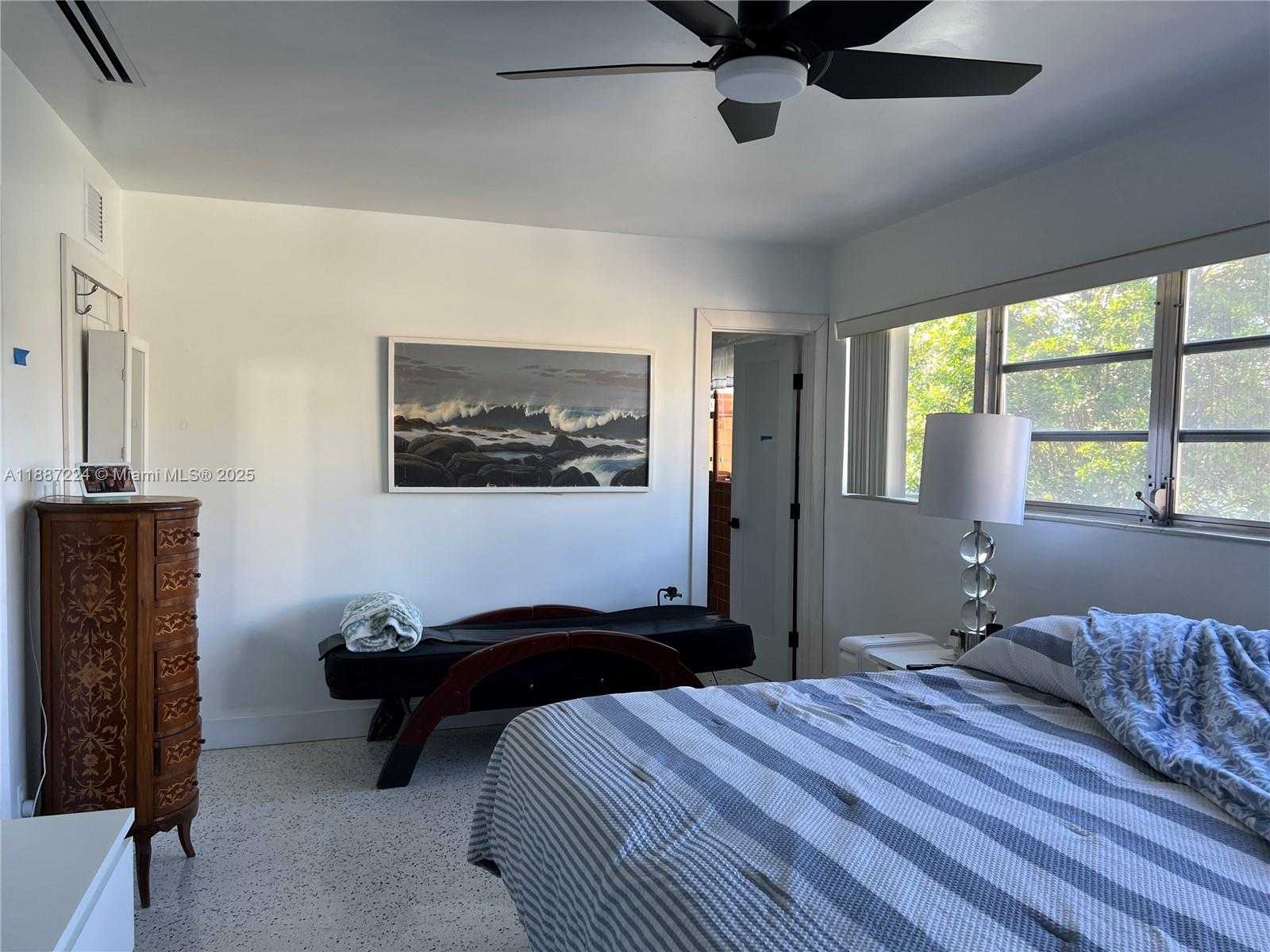 Small Image of Miami Shores Number 44