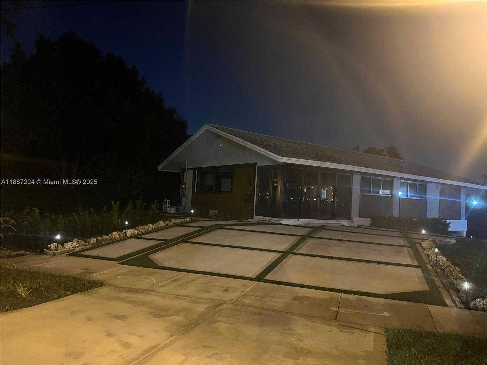 Small Image of Miami Shores Number 62