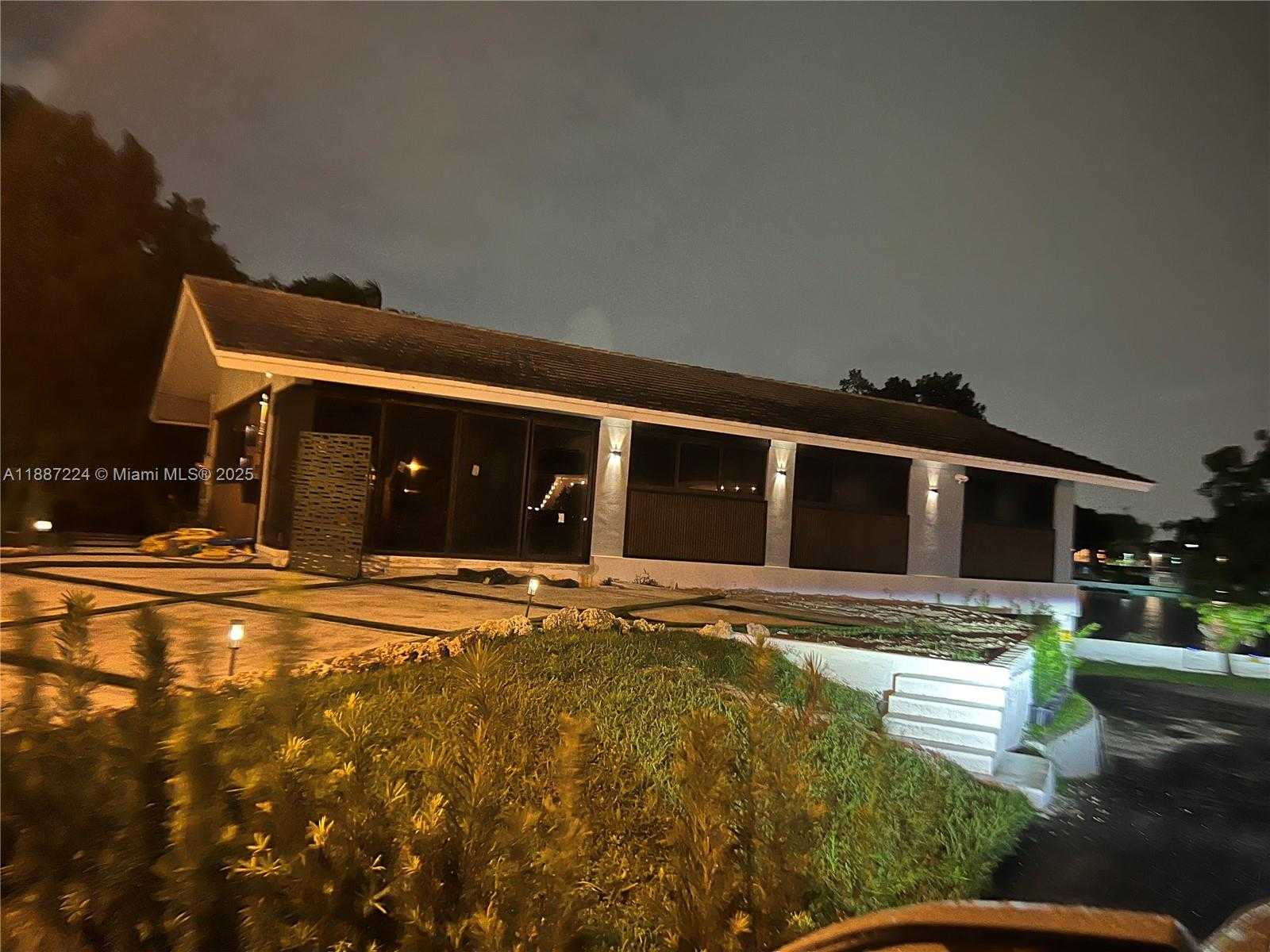 Small Image of Miami Shores Number 64