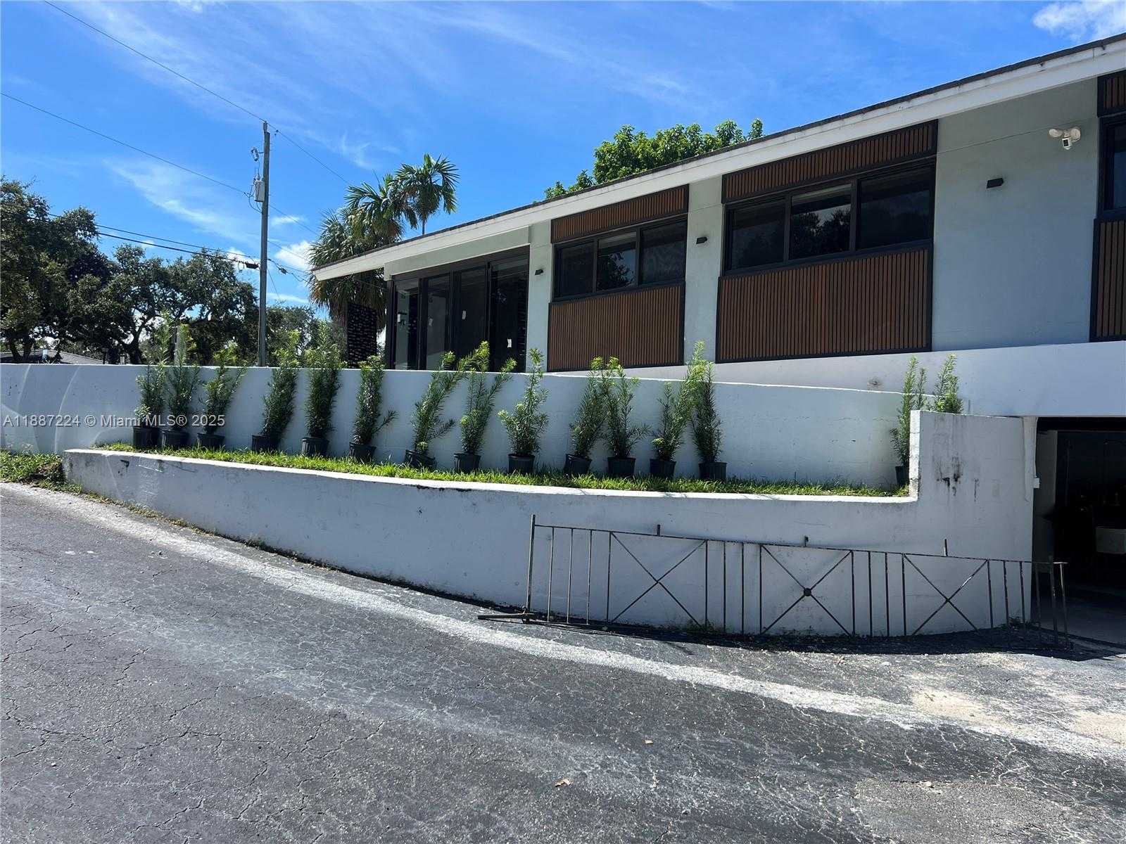 Small Image of Miami Shores Number 8