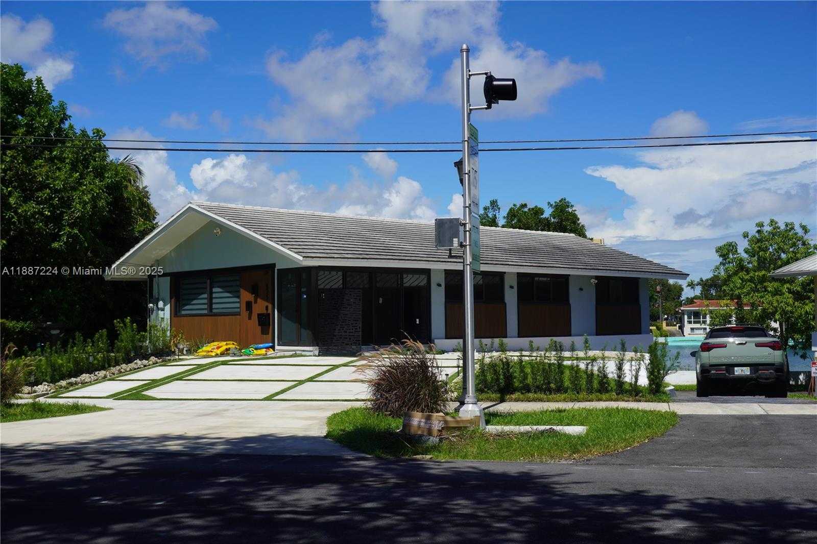Small Image of Miami Shores Number 81