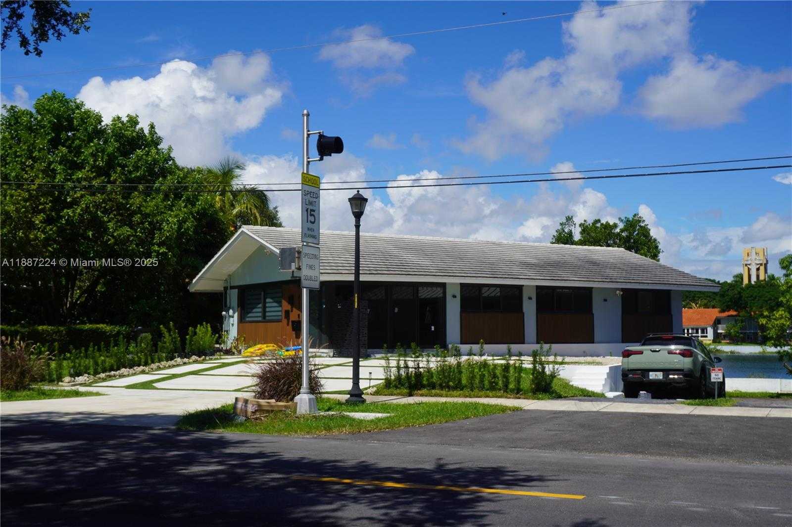 Small Image of Miami Shores Number 82