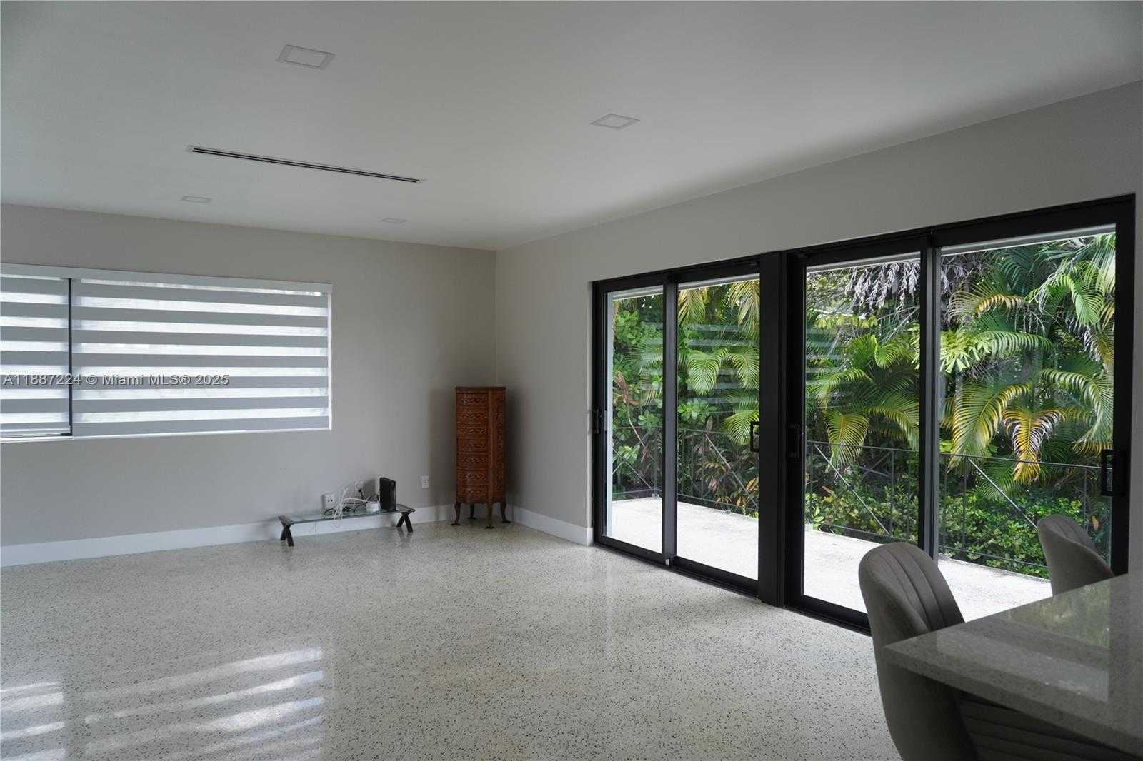 Small Image of Miami Shores Number 89