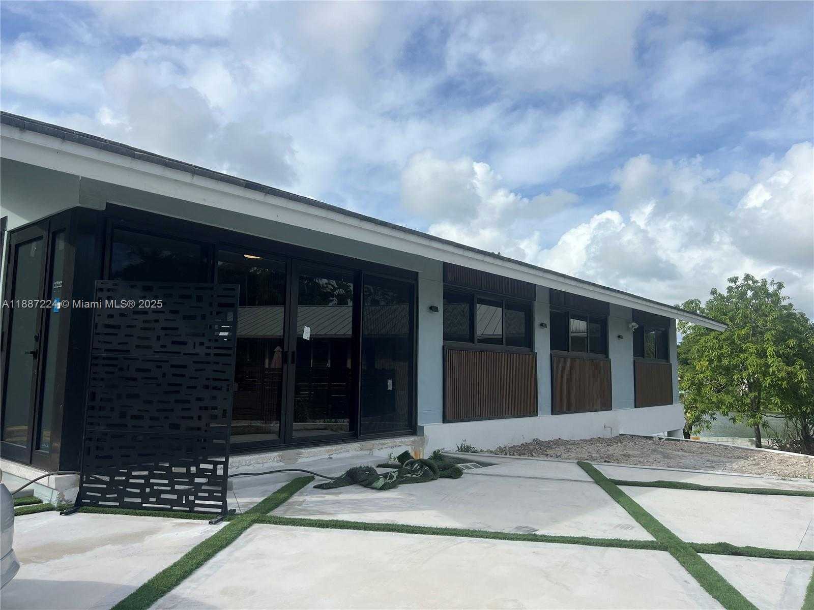 Small Image of Miami Shores Number 9