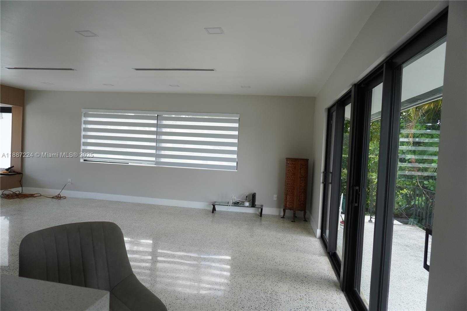 Small Image of Miami Shores Number 90