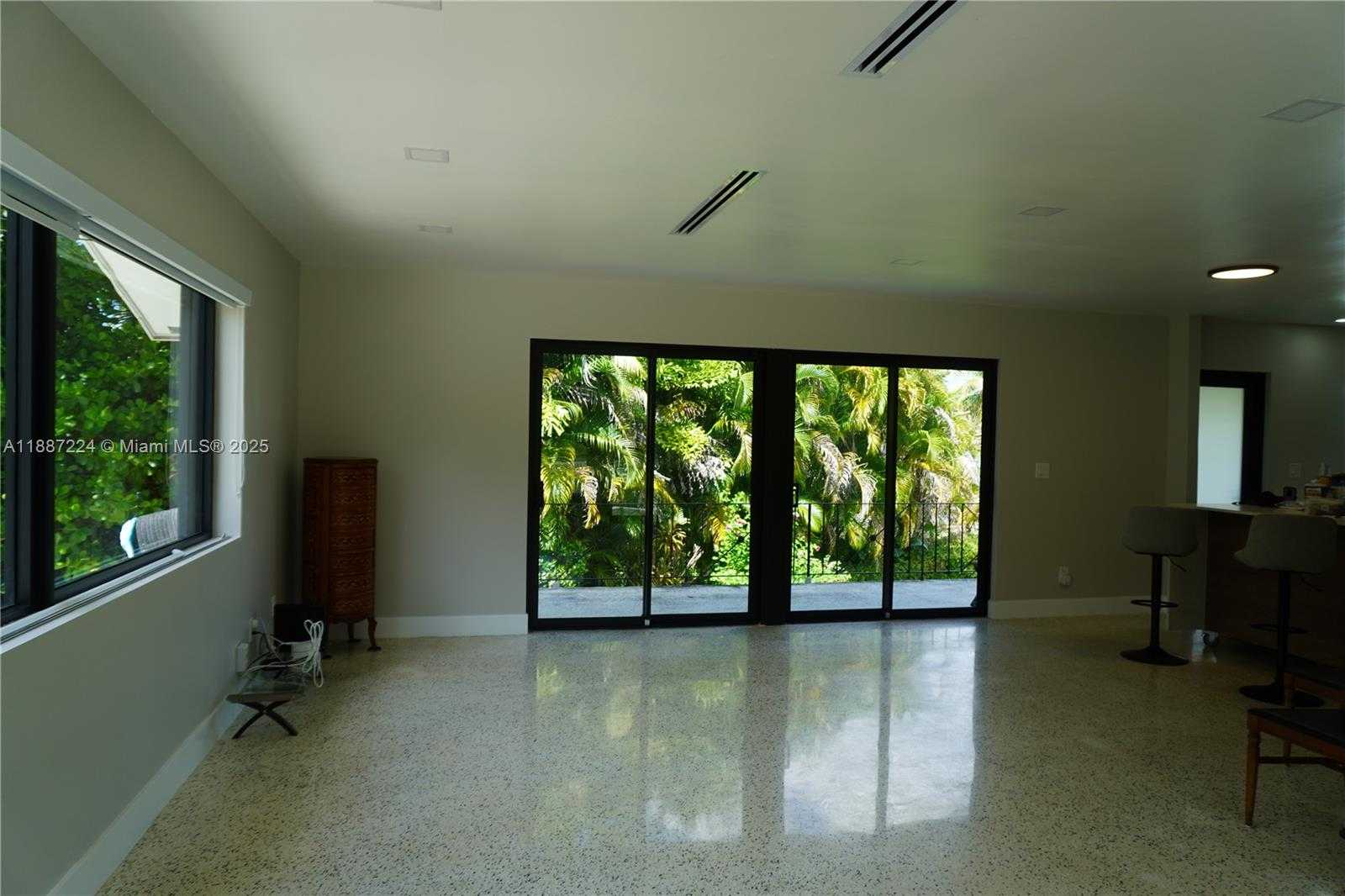 Small Image of Miami Shores Number 98