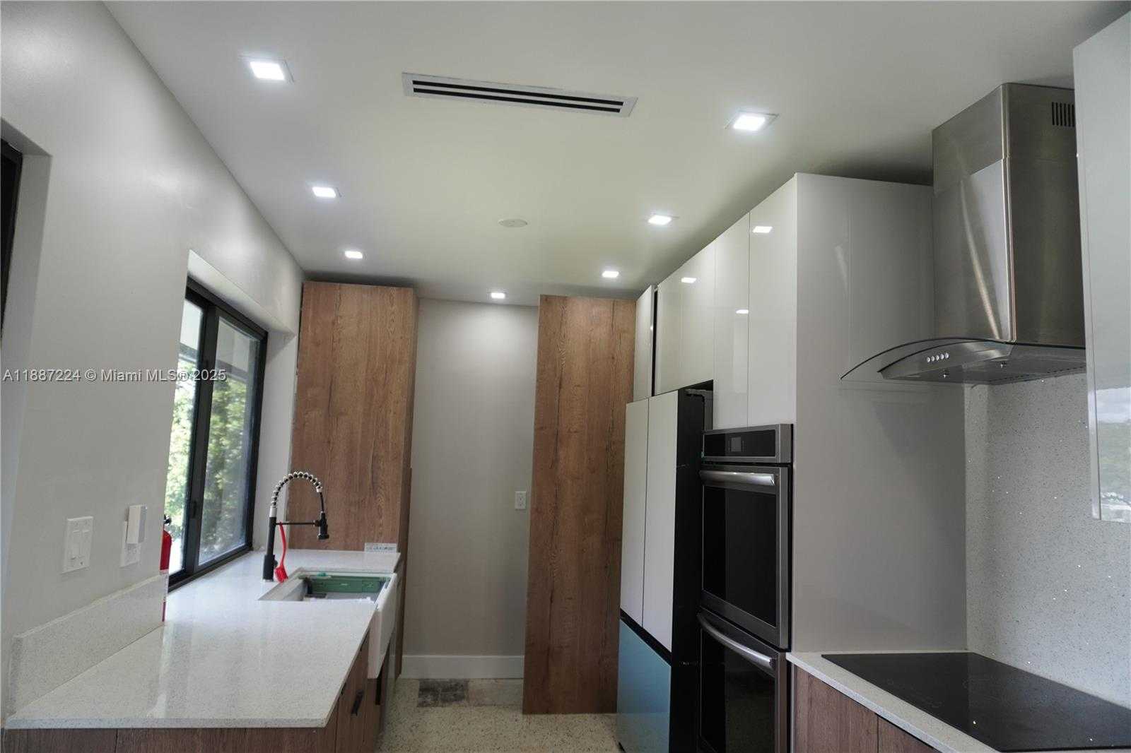 Small Image of Miami Shores Number 99