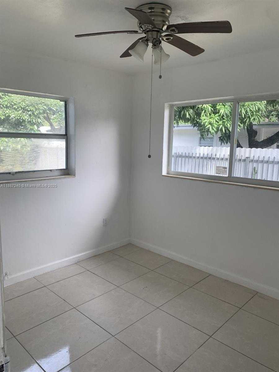 Small Image of 2183 NORTH WEST 91ST ST, Miami Number 2