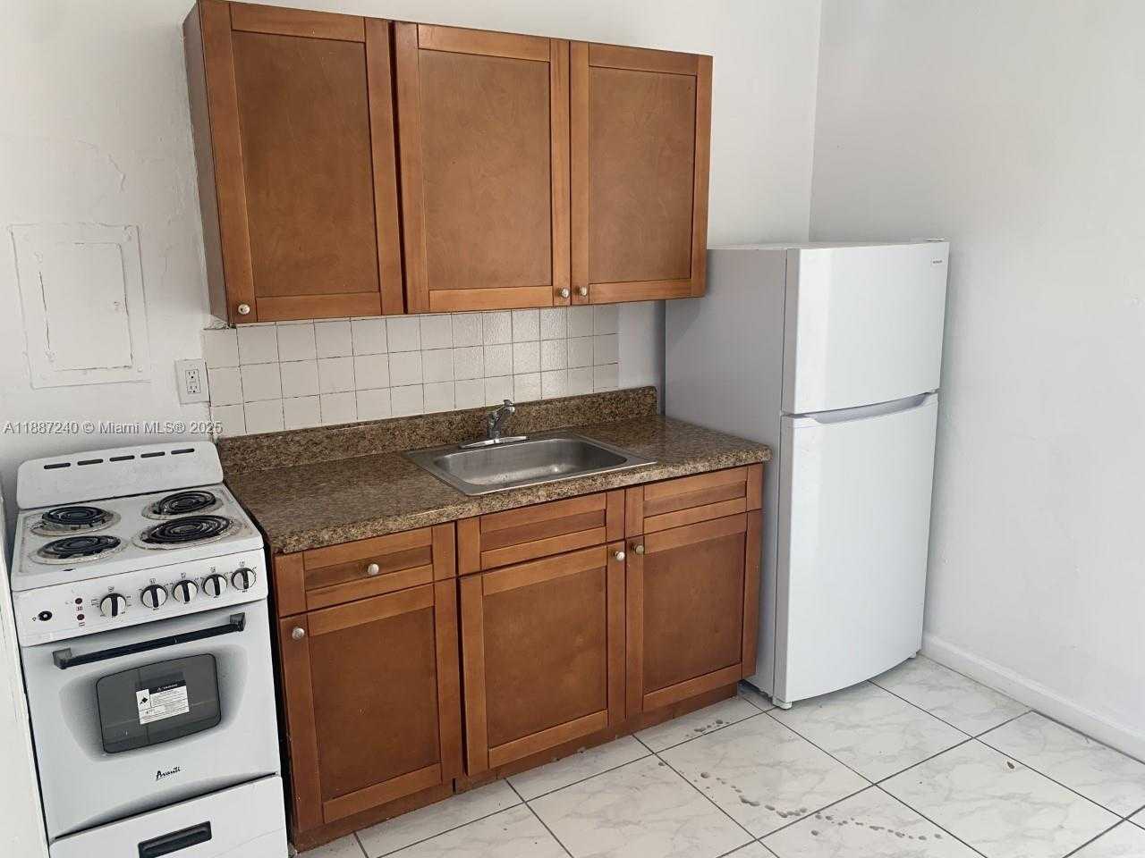 Small Image of 2183 NORTH WEST 91ST ST, Miami Number 6
