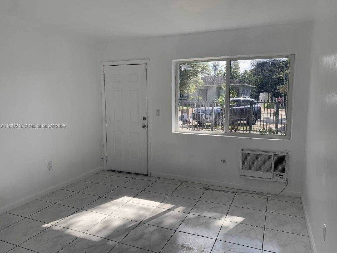 Small Image of 2183 NORTH WEST 91ST ST, Miami Number 7