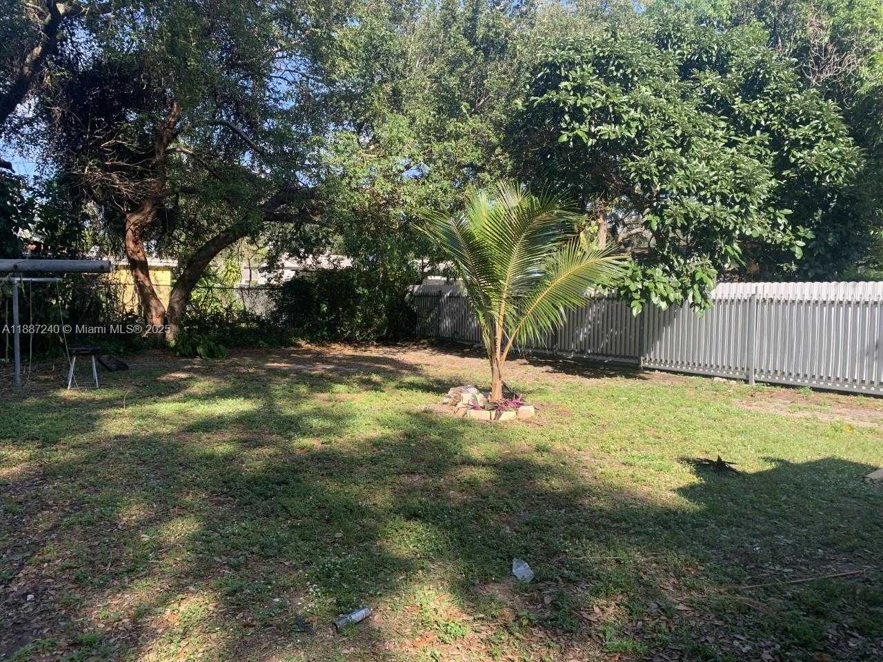 Small Image of 2183 NORTH WEST 91ST ST, Miami Number 9
