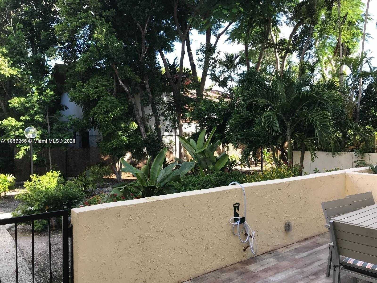 Small Image of 2430 BRICKELL AVE #102A, Miami Number 11