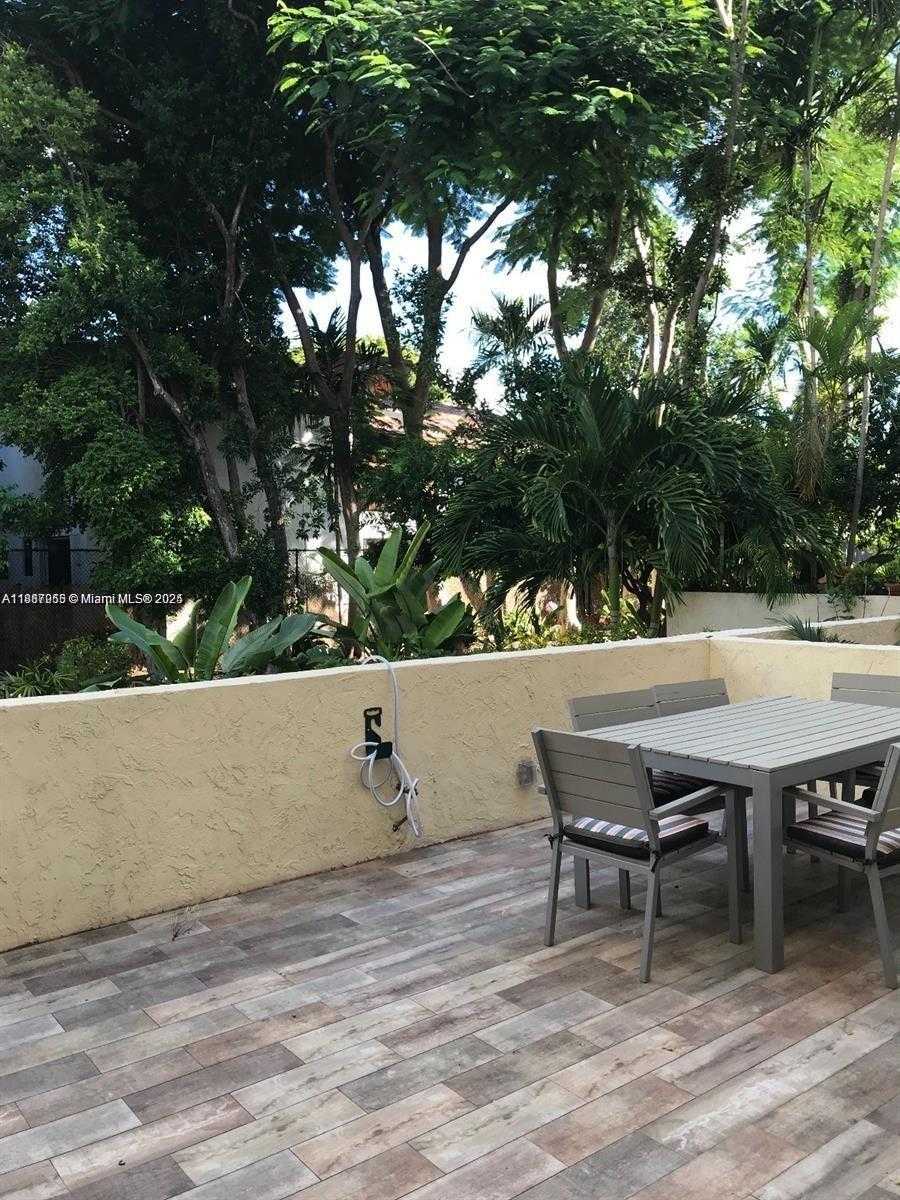 Small Image of 2430 BRICKELL AVE #102A, Miami Number 12