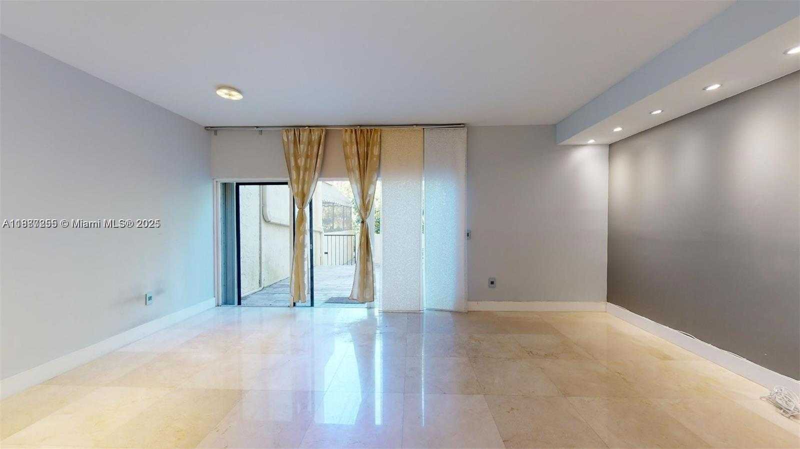 Small Image of 2430 BRICKELL AVE #102A, Miami Number 16