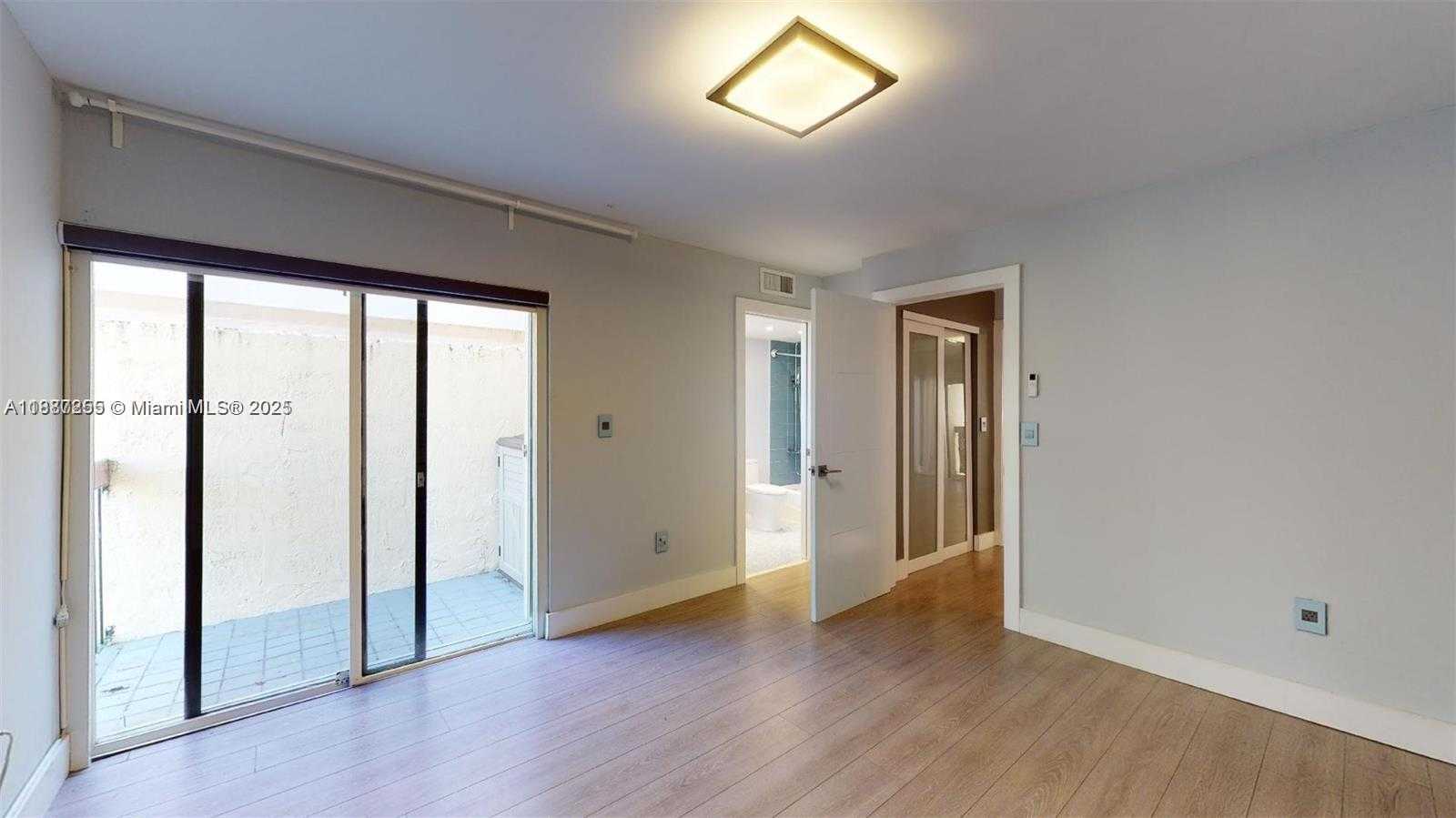 Small Image of 2430 BRICKELL AVE #102A, Miami Number 20