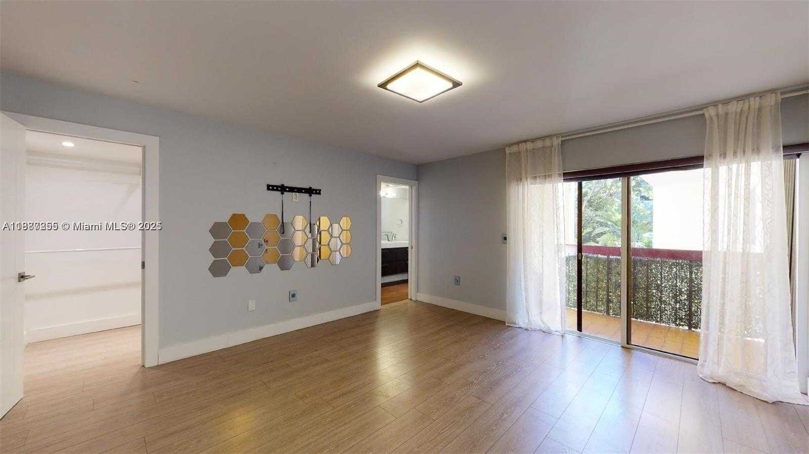Small Image of 2430 BRICKELL AVE #102A, Miami Number 27