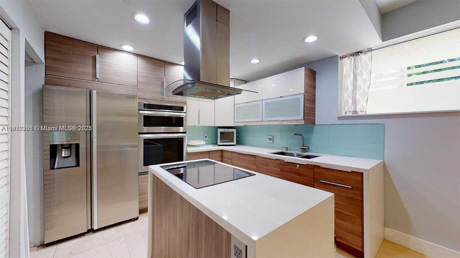 Small Image of 2430 BRICKELL AVE #102A, Miami Number 3
