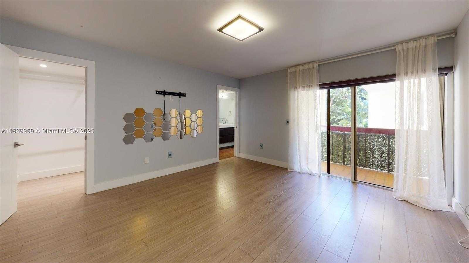 Small Image of 2430 BRICKELL AVE #102A, Miami Number 5