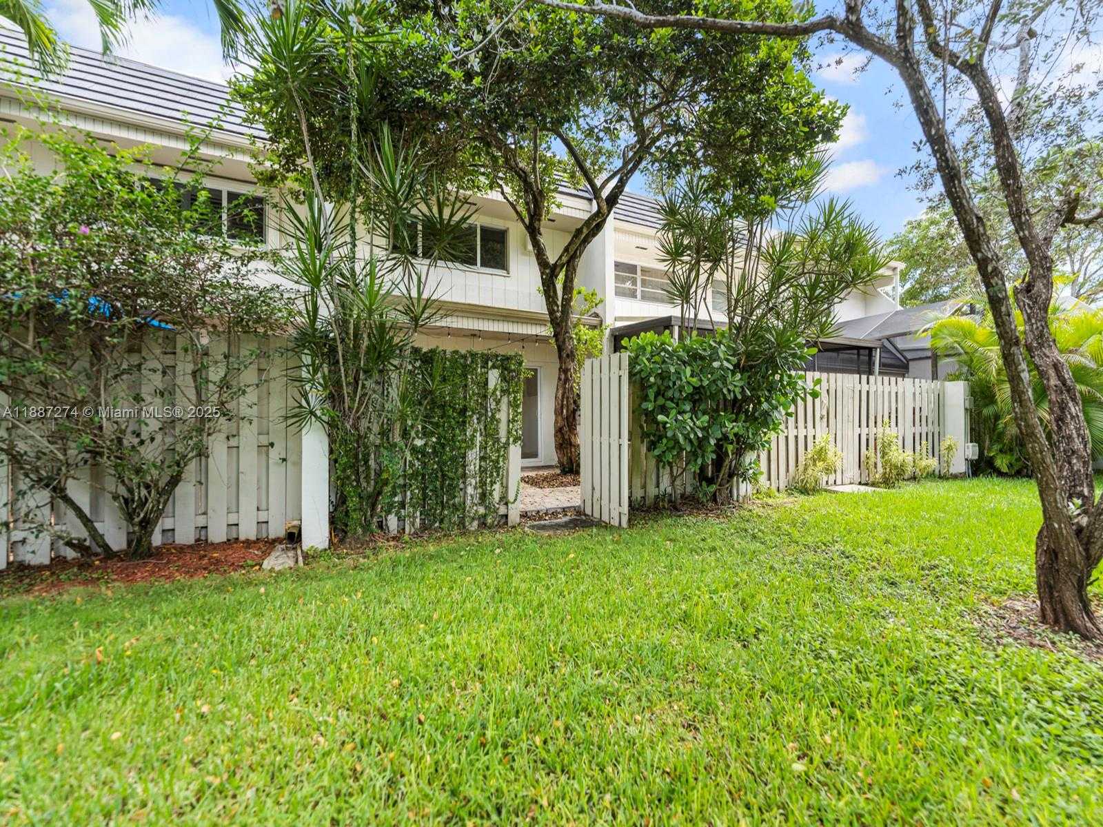 Small Image of 8218 SOUTH WEST 82ND CT #8218, Miami Number 23