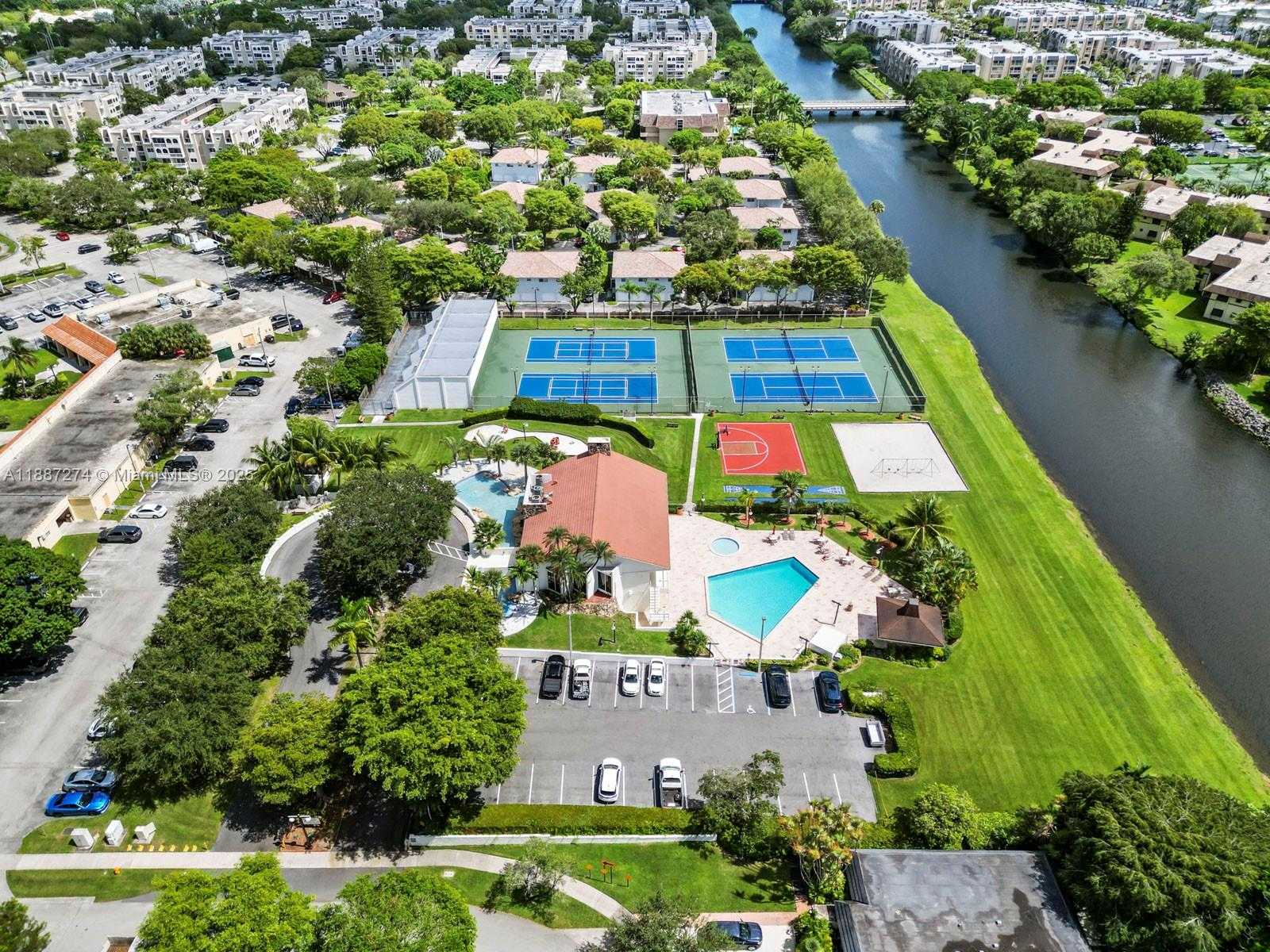 Small Image of 8218 SOUTH WEST 82ND CT #8218, Miami Number 27