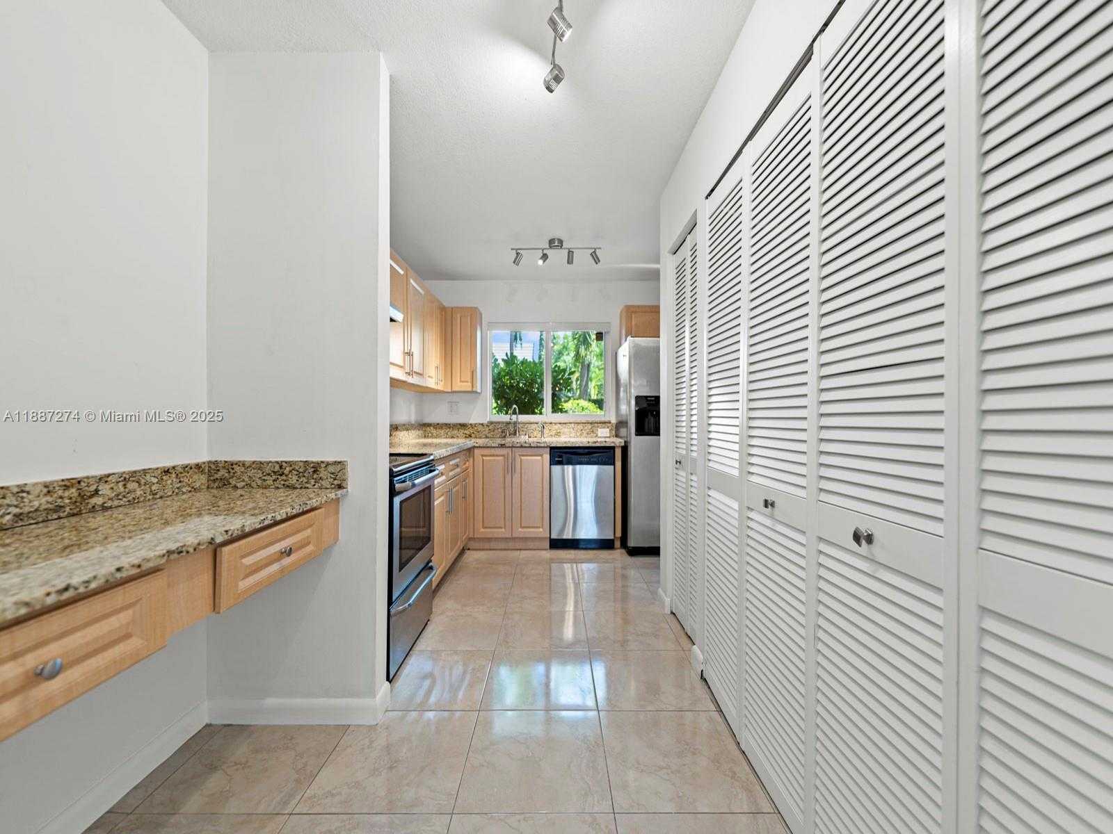 Small Image of 8218 SOUTH WEST 82ND CT #8218, Miami Number 6