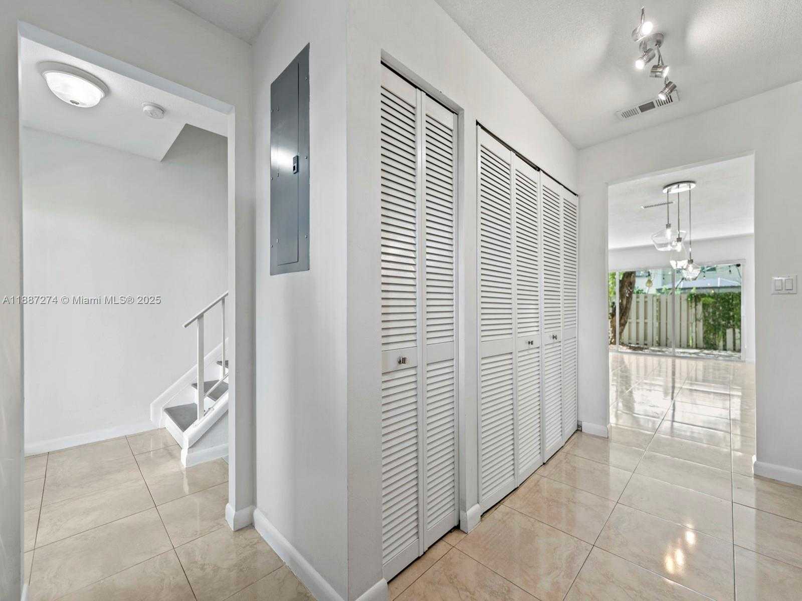 Small Image of 8218 SOUTH WEST 82ND CT #8218, Miami Number 7