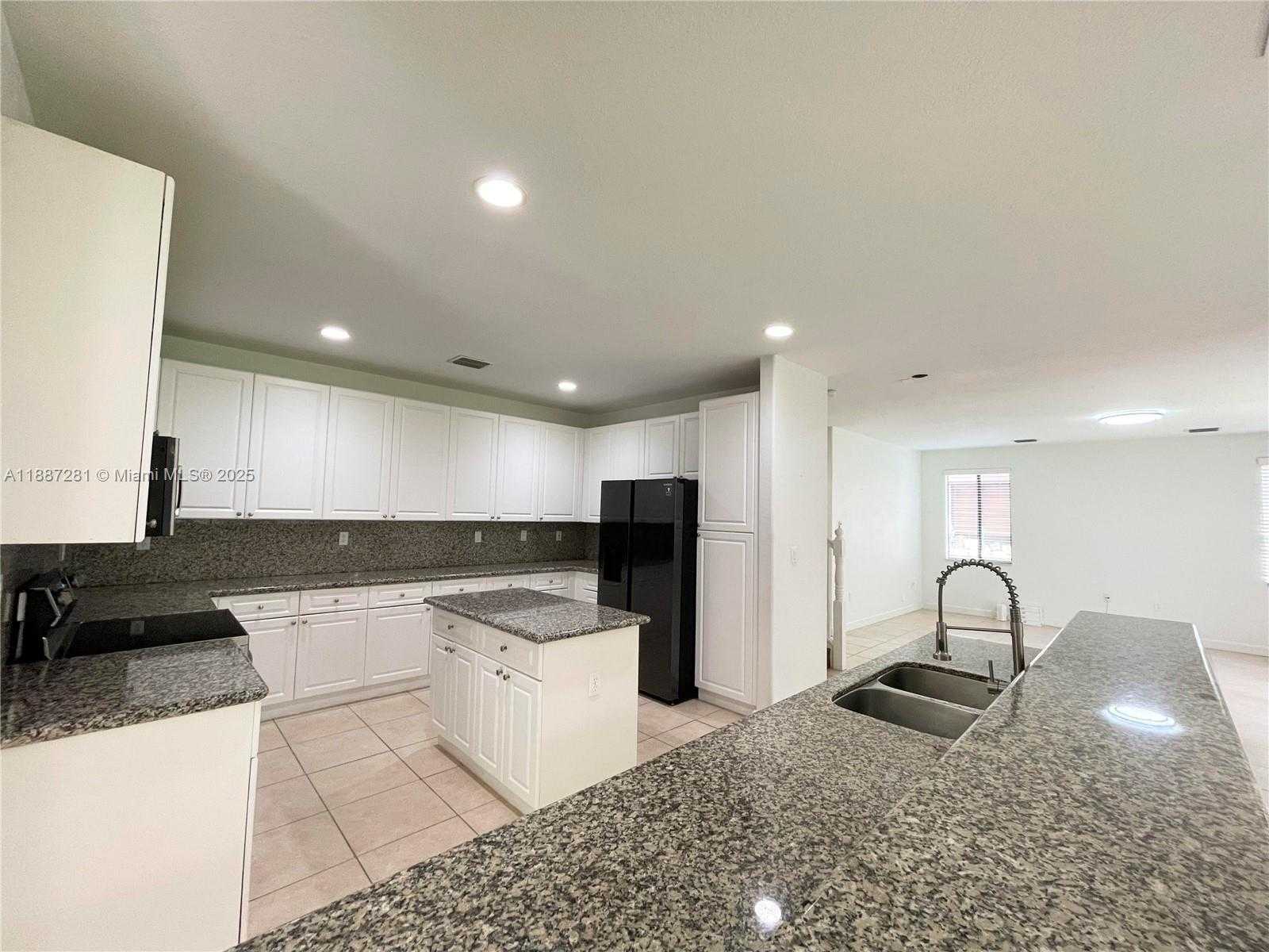 Small Image of 7636 SOUTH WEST 193RD LN, Cutler Bay Number 5