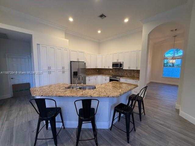 Small Image of 1825 VICTORIA POINTE CIR, Weston Number 11