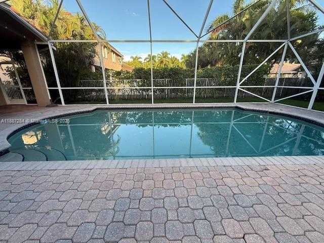 Small Image of 1825 VICTORIA POINTE CIR, Weston Number 18