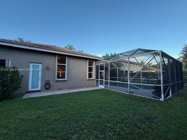 Small Image of 1825 VICTORIA POINTE CIR, Weston Number 22