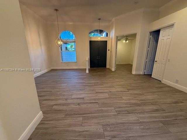 Small Image of 1825 VICTORIA POINTE CIR, Weston Number 24
