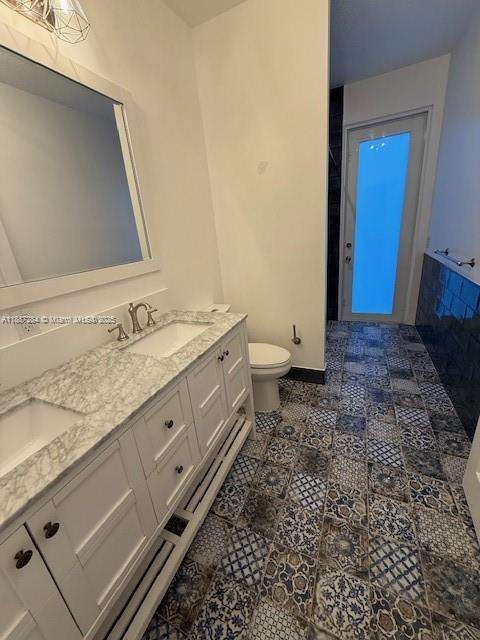 Small Image of 1825 VICTORIA POINTE CIR, Weston Number 26