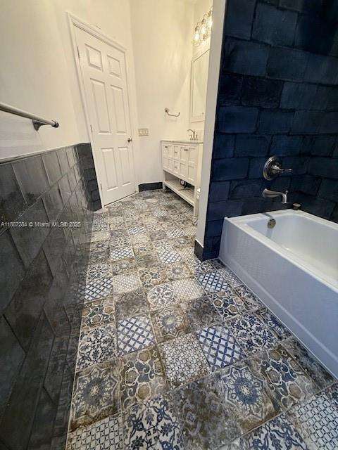 Small Image of 1825 VICTORIA POINTE CIR, Weston Number 28