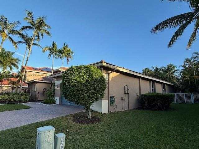 Small Image of 1825 VICTORIA POINTE CIR, Weston Number 5