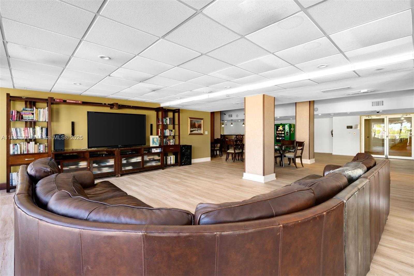 Small Image of 10185 COLLINS AVE #519, Bal Harbour Number 23