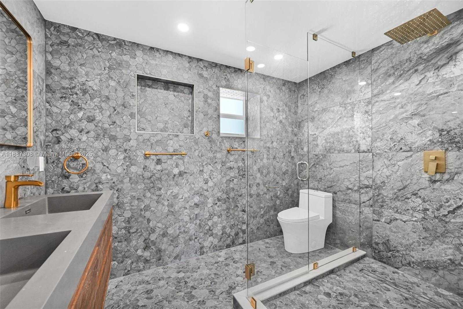 Small Image of 17800 ATLANTIC BLVD #PH8, Sunny Isles Beach Number 13