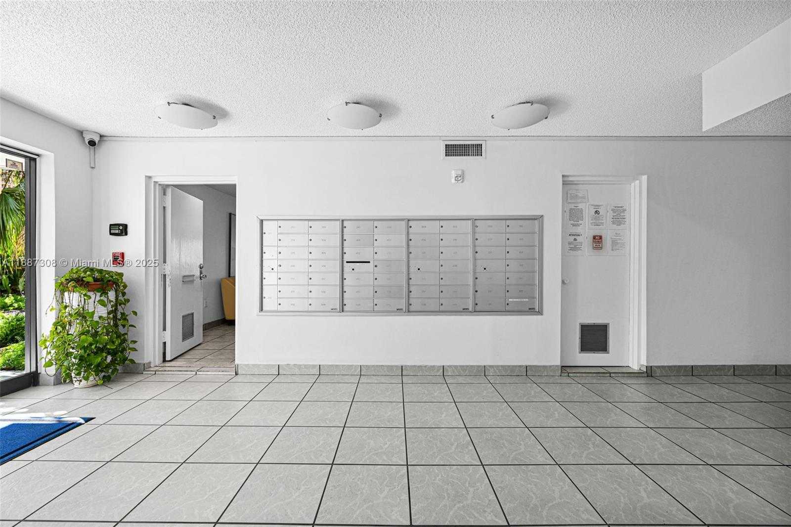 Small Image of 17800 ATLANTIC BLVD #PH8, Sunny Isles Beach Number 19