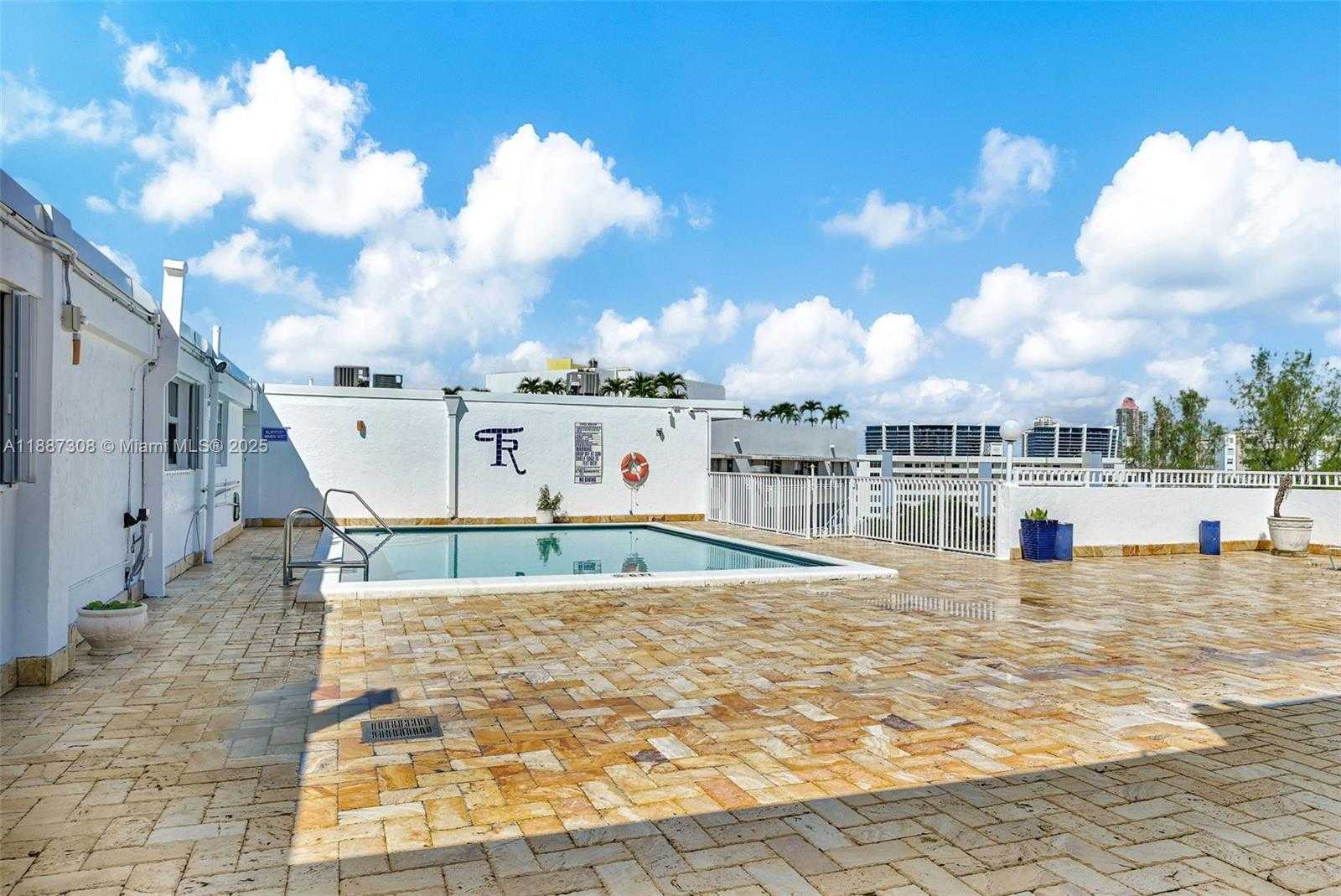 Small Image of 17800 ATLANTIC BLVD #PH8, Sunny Isles Beach Number 22