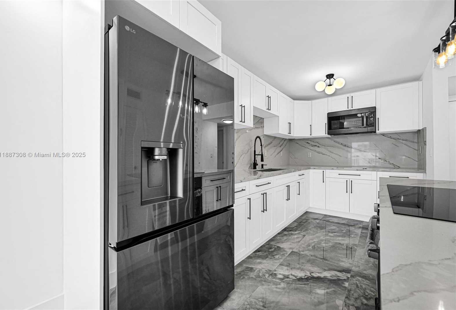 Small Image of 17800 ATLANTIC BLVD #PH8, Sunny Isles Beach Number 5