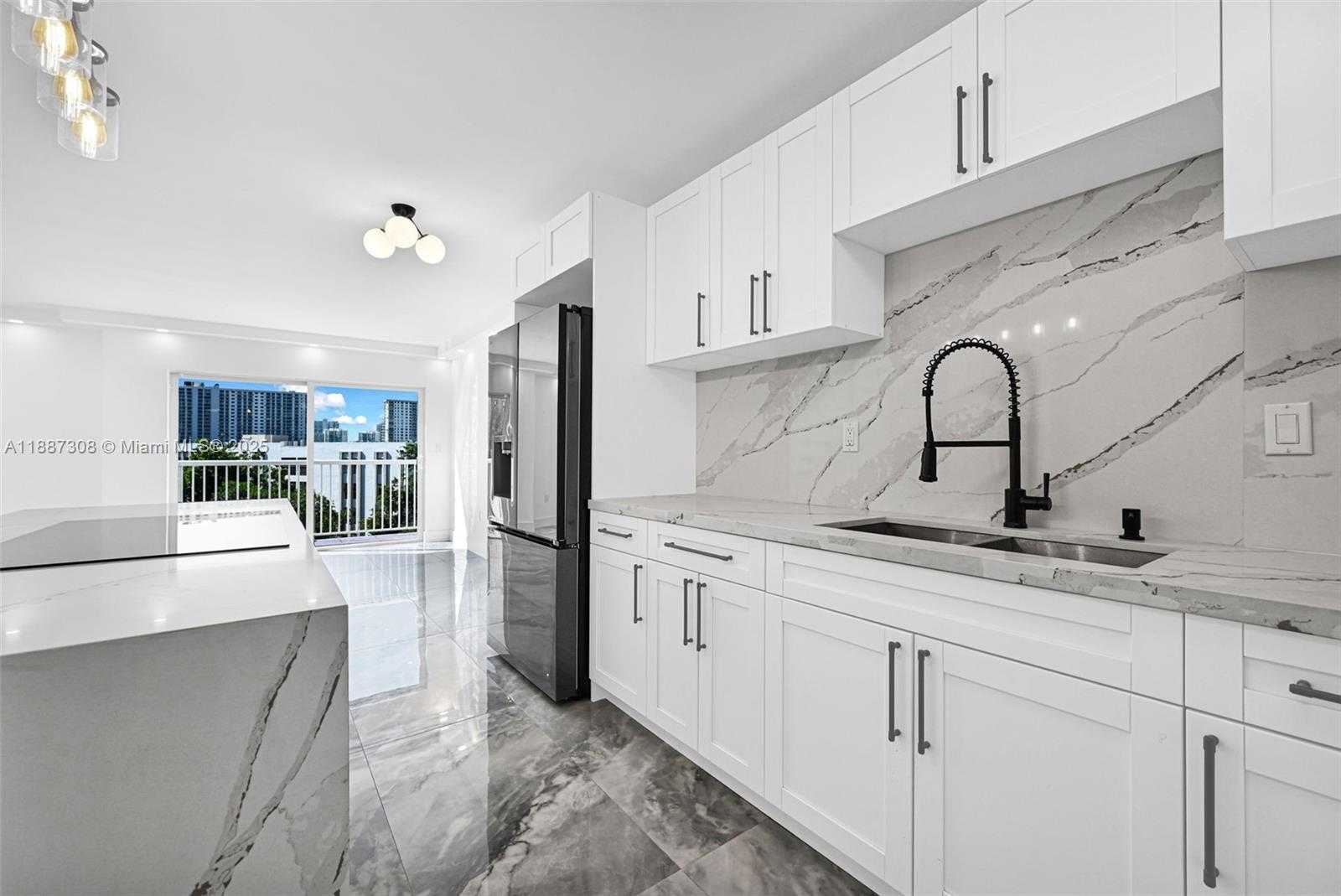 Small Image of 17800 ATLANTIC BLVD #PH8, Sunny Isles Beach Number 6