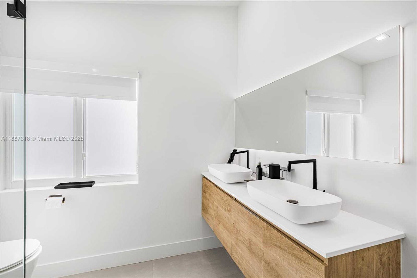 Small Image of 18063 SOUTH WEST 13TH ST, Pembroke Pines Number 19