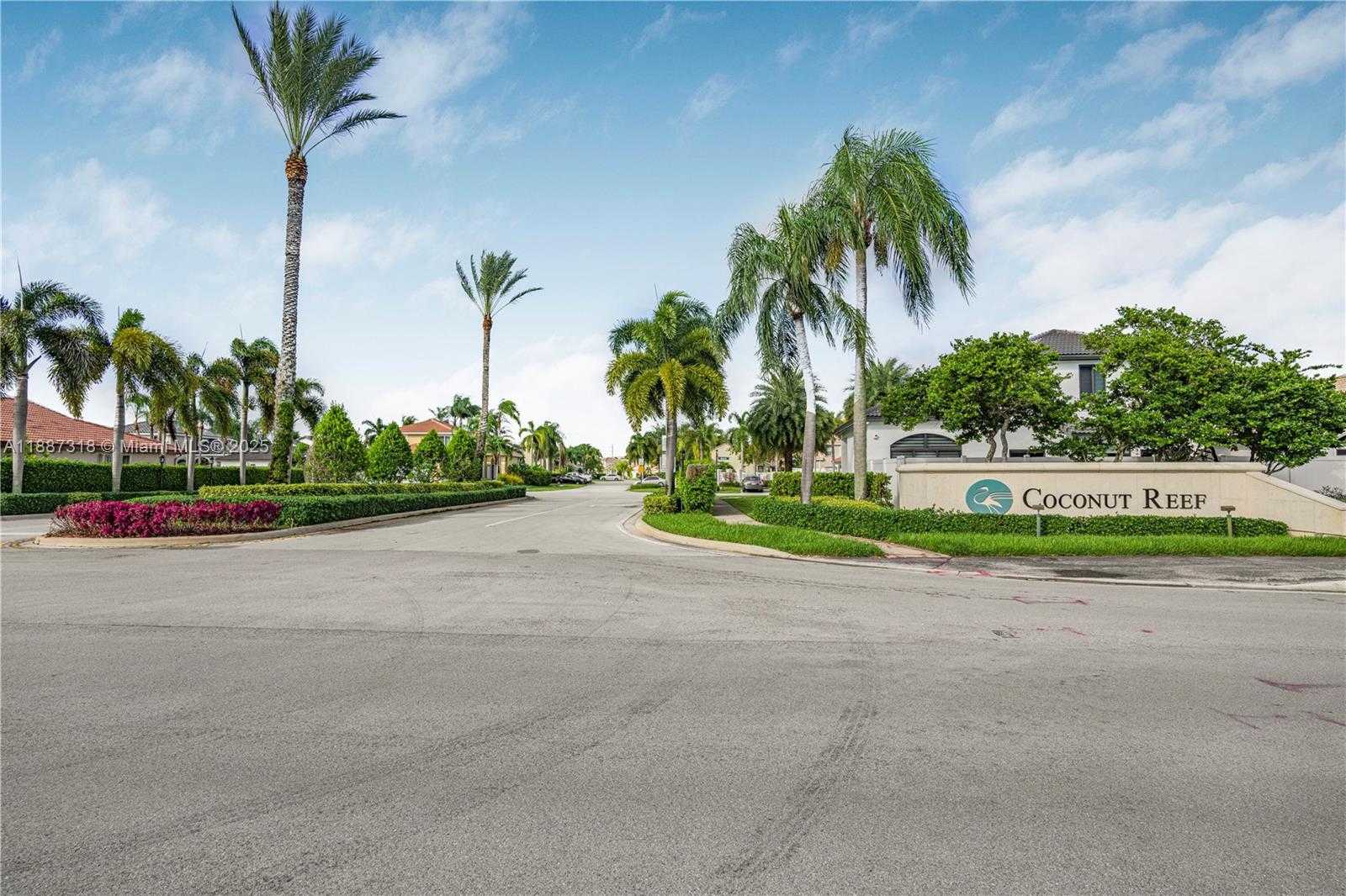 Small Image of 18063 SOUTH WEST 13TH ST, Pembroke Pines Number 2