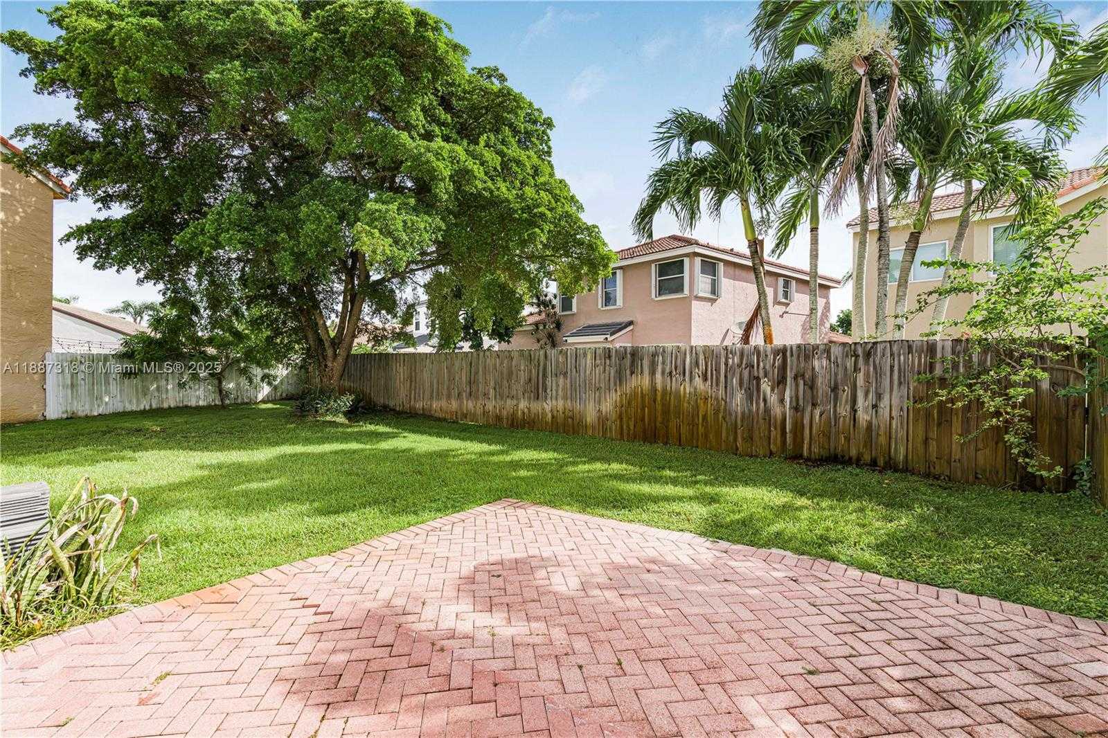 Small Image of 18063 SOUTH WEST 13TH ST, Pembroke Pines Number 25