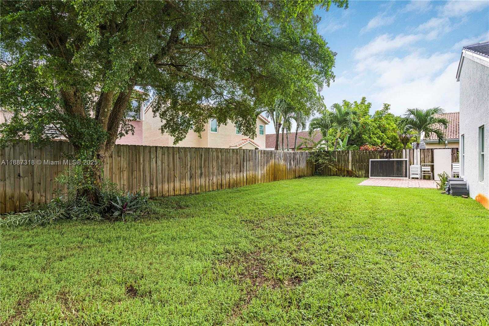 Small Image of 18063 SOUTH WEST 13TH ST, Pembroke Pines Number 27