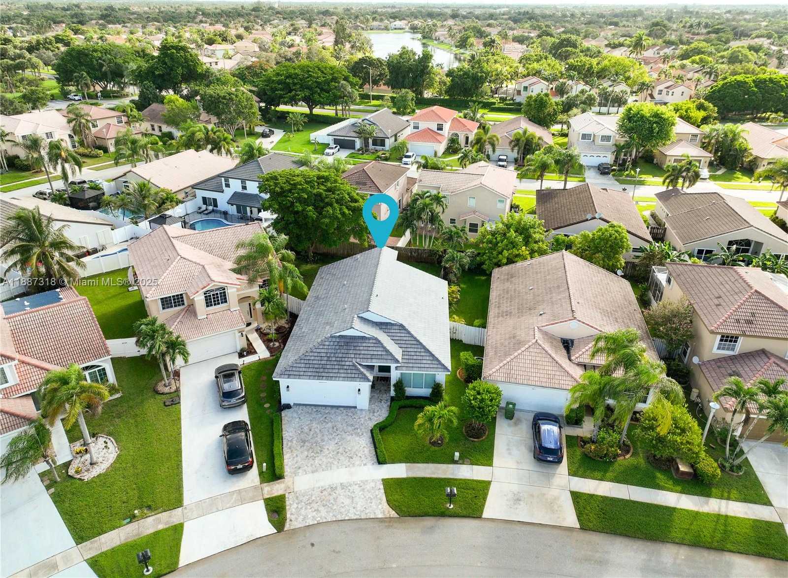 Small Image of 18063 SOUTH WEST 13TH ST, Pembroke Pines Number 29