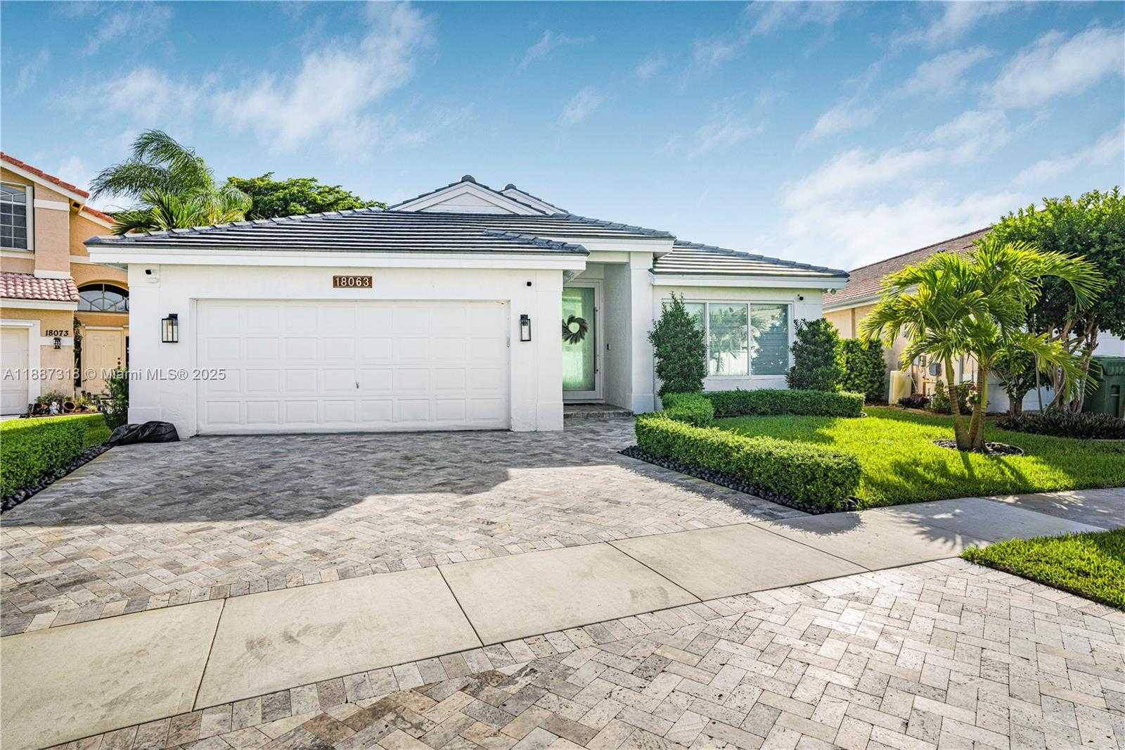 Small Image of 18063 SOUTH WEST 13TH ST, Pembroke Pines Number 4