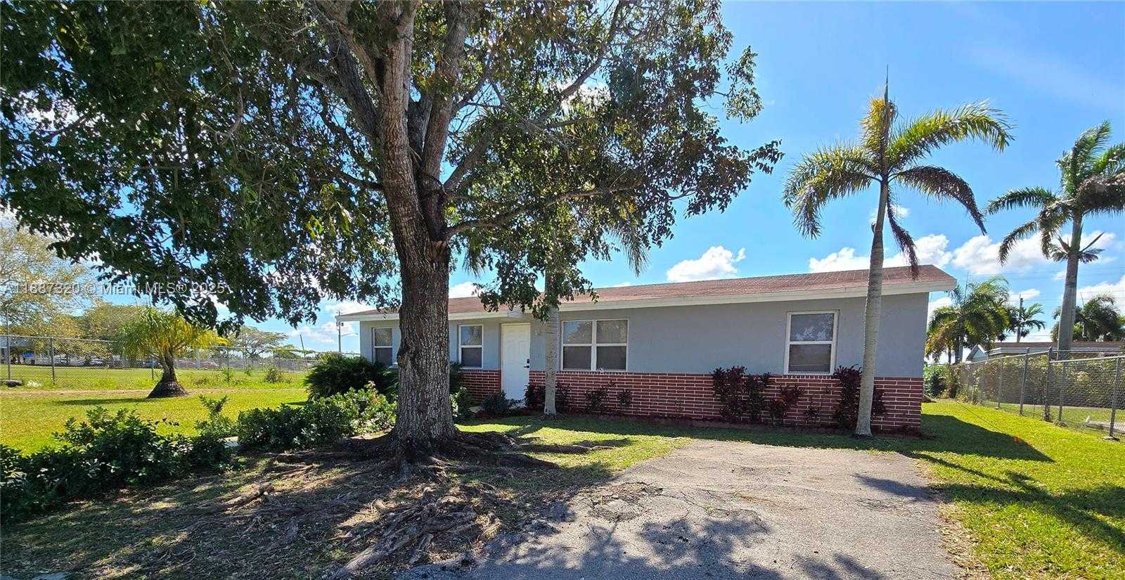 Small Image of 1604 SOUTH WEST 7TH ST, Homestead Number 3