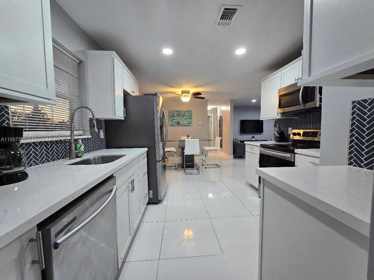 Small Image of 1604 SOUTH WEST 7TH ST, Homestead Number 4