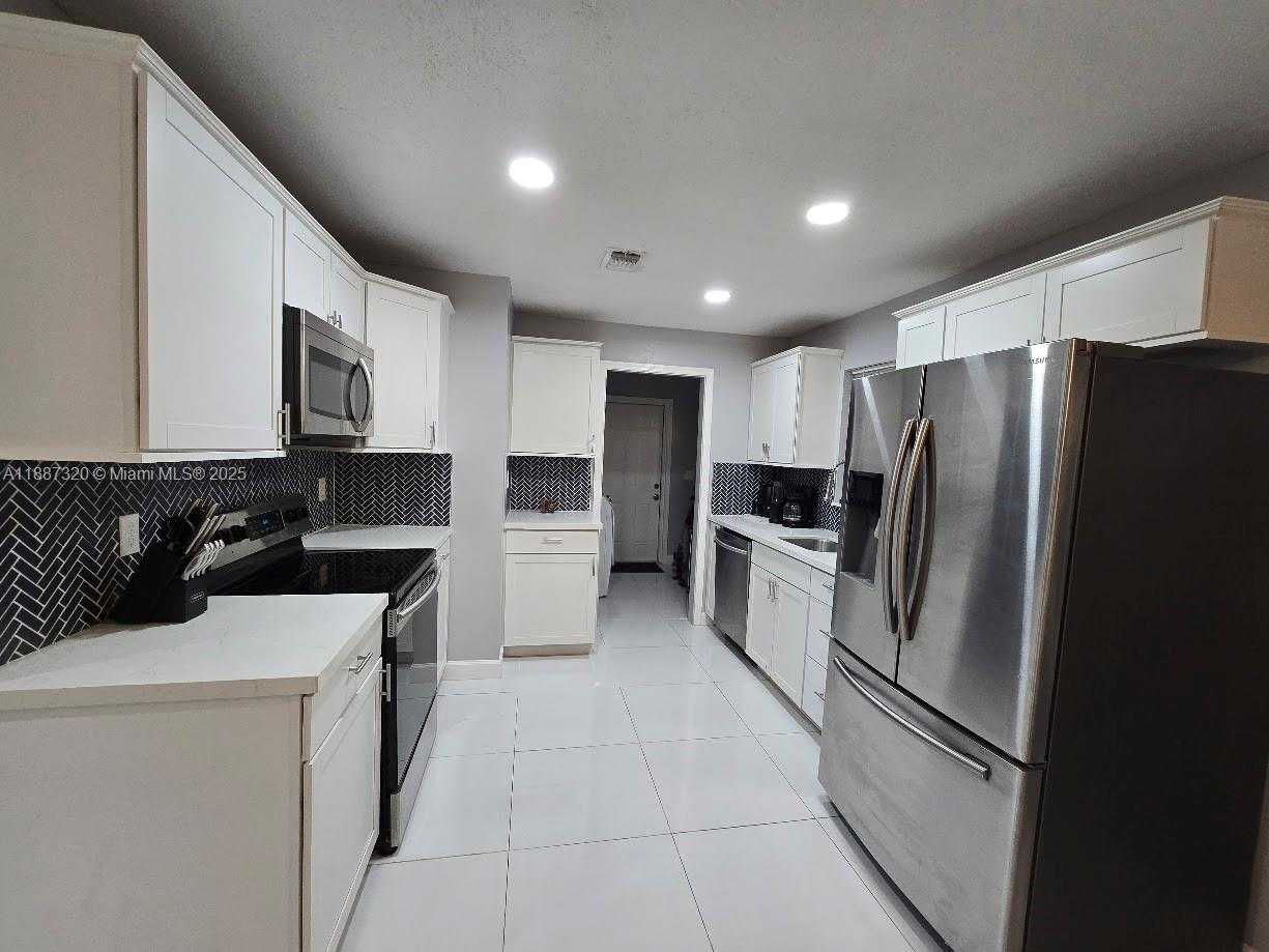 Small Image of 1604 SOUTH WEST 7TH ST, Homestead Number 6