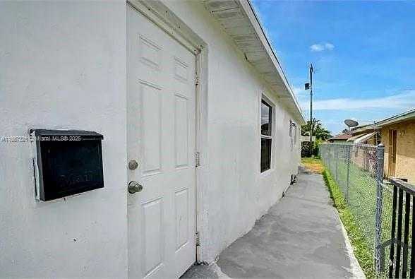 Small Image of 1030 NORTH 18TH ST, West Palm Beach Number 2